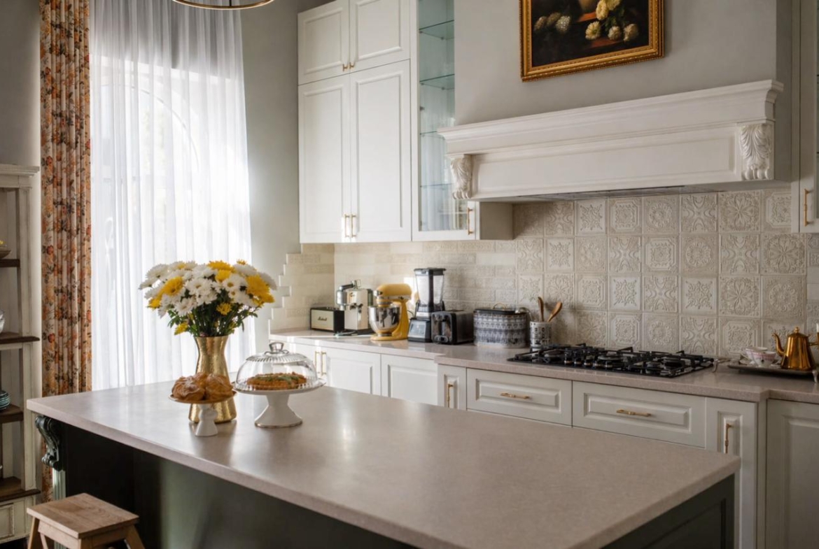 Large residence for sale in old Batumi