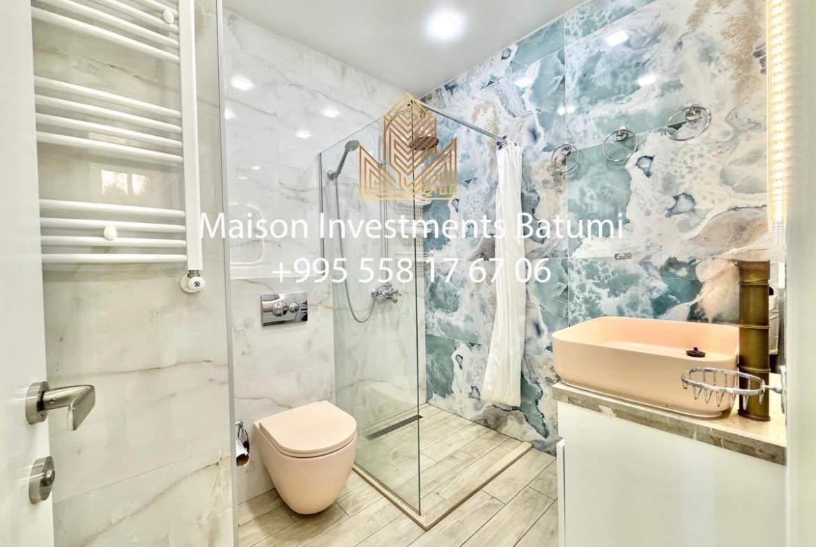 Three room apartment in Black Sea Towers