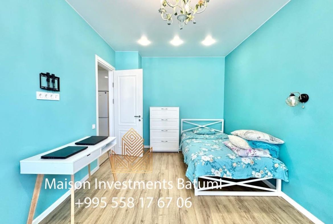 Three room apartment in Black Sea Towers