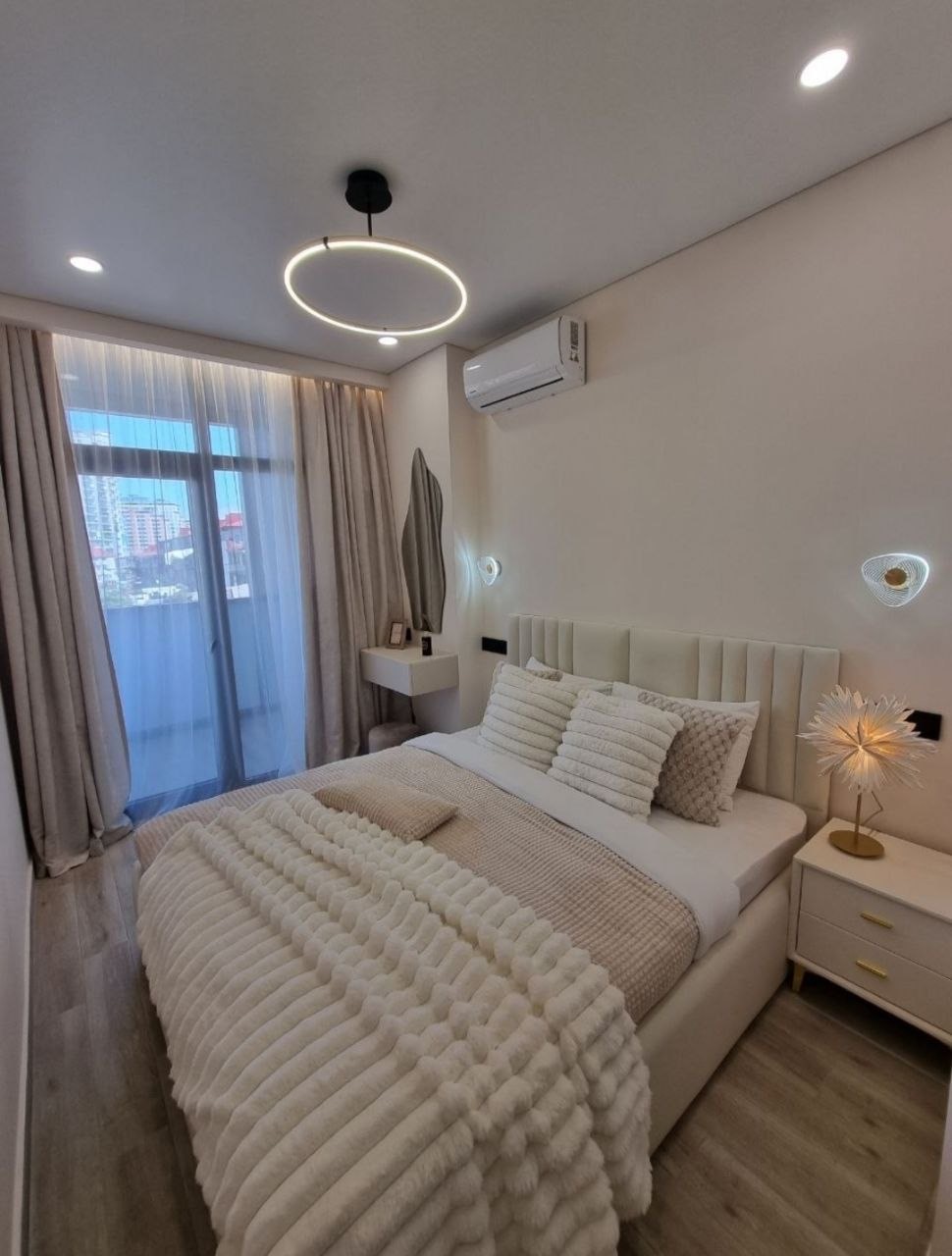 Two room apartment in Black Sea Towers