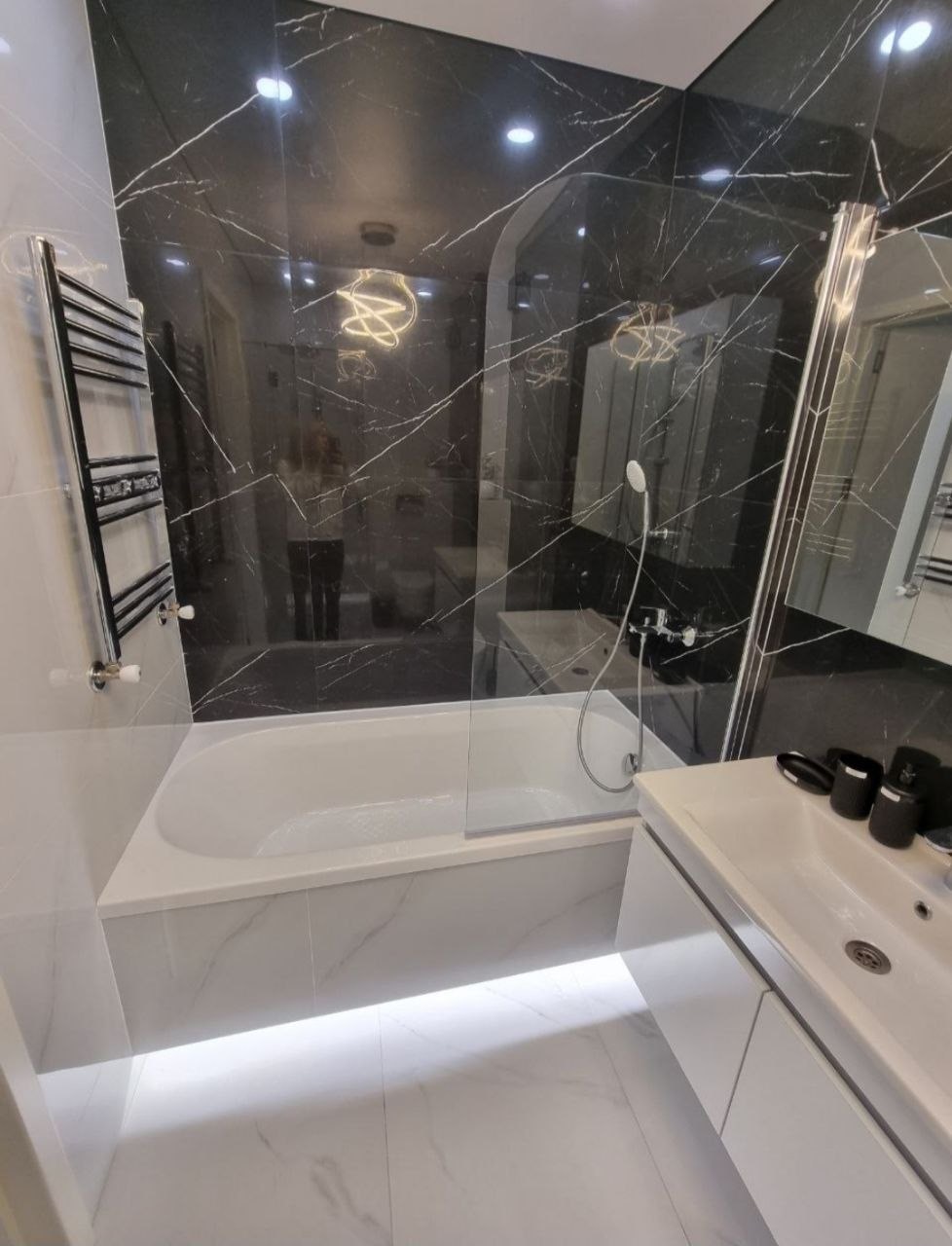 Two room apartment in Black Sea Towers