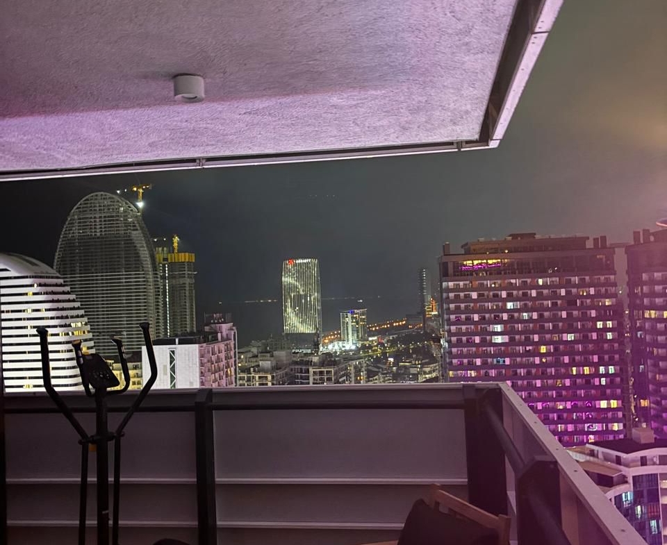 Three room apartment in Orbi City D2