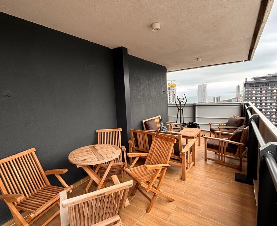 Three room apartment in Orbi City D2