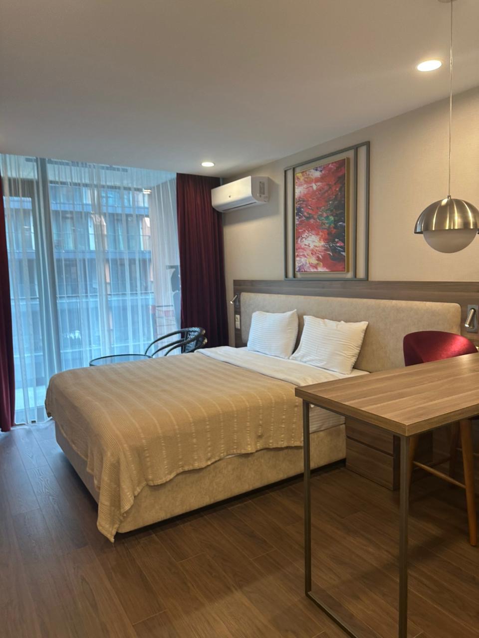 1 Studio for sale in Sunset, Elt Building