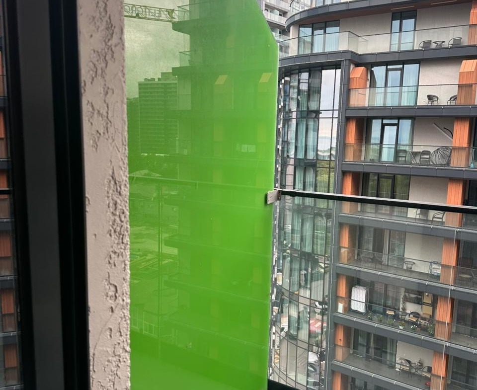 Studio for sale in Sunset, Elt Building