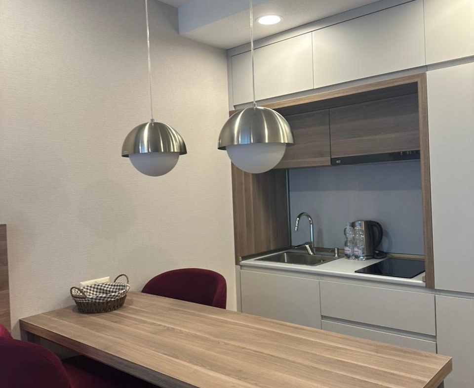 Studio for sale in Sunset, Elt Building