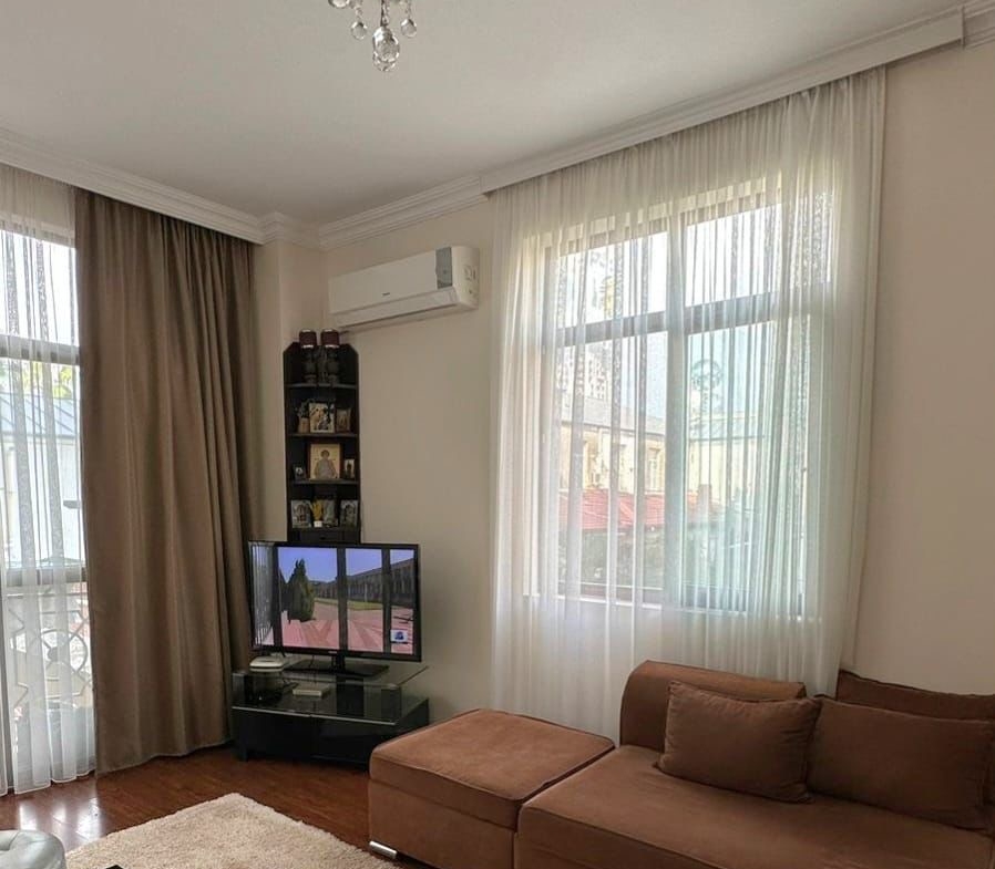 Three room apartment on Rustaveli avenue, old Batumi