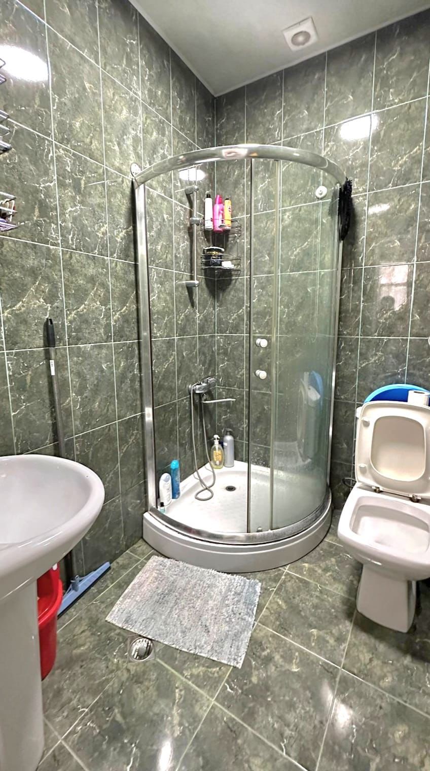 58f8f884-ee60-402f-8687-15ca85735c9f Three room apartment on Rustaveli avenue, old Batumi