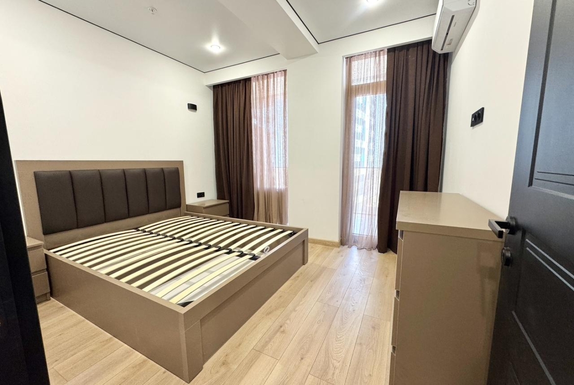 Two room apartment in Boulevard Point