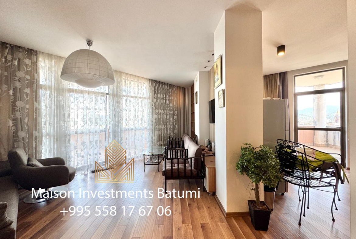 Four room apartment on Rustavelli avenue, Batumi