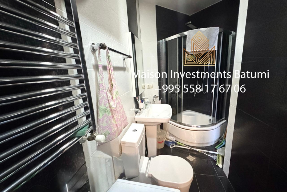 Four room apartment on Rustavelli avenue, Batumi