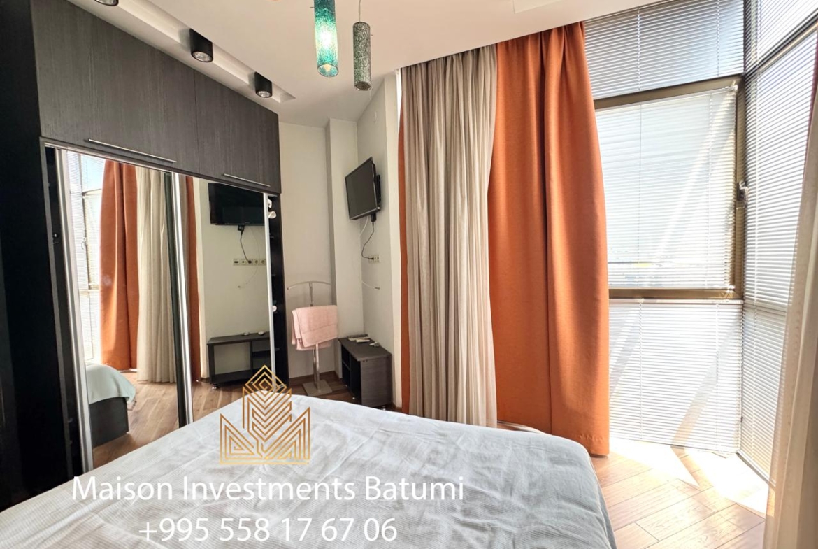 Four room apartment on Rustavelli avenue, Batumi