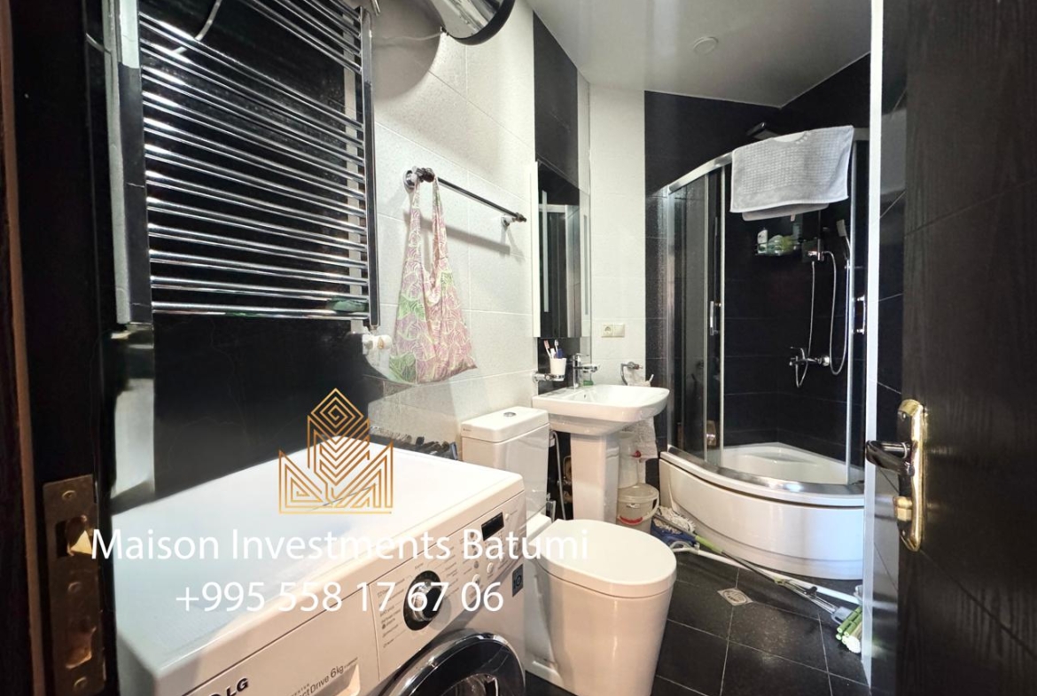 Four room apartment on Rustavelli avenue, Batumi