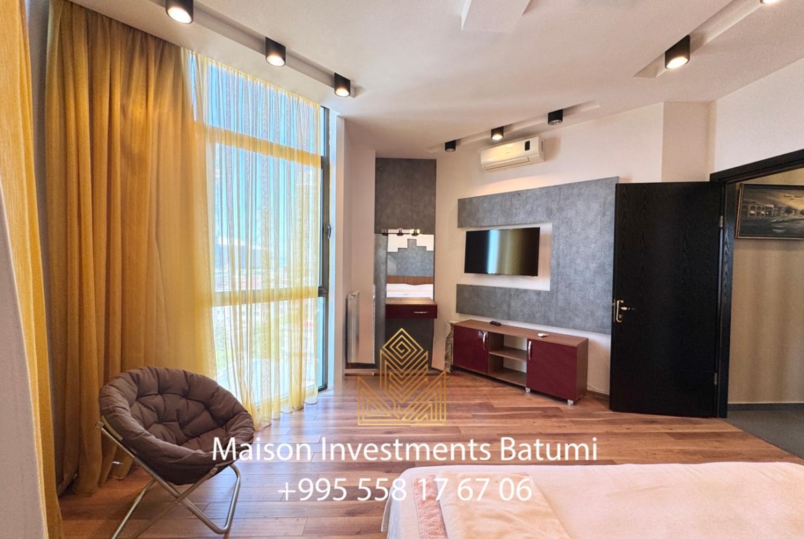 Four room apartment on Rustavelli avenue, Batumi