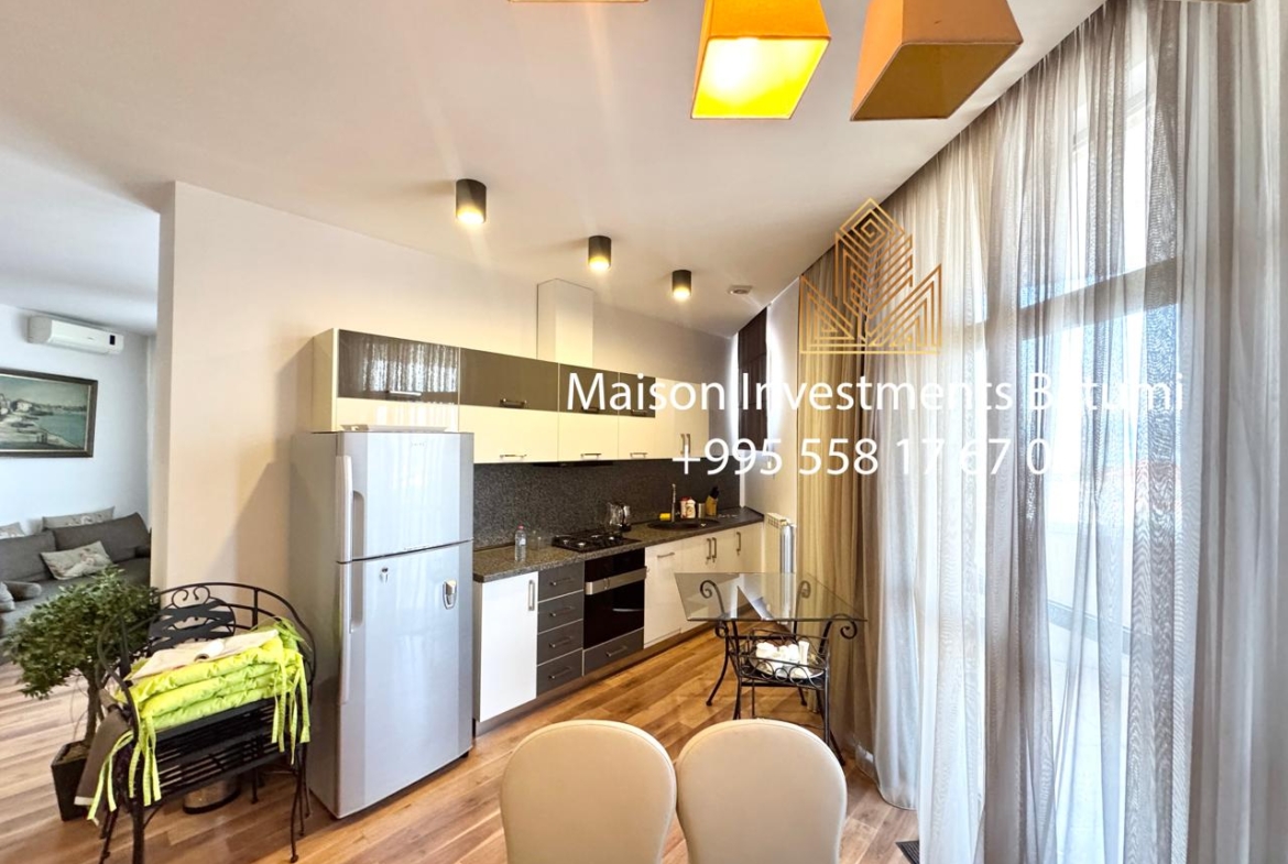 Four room apartment on Rustavelli avenue, Batumi