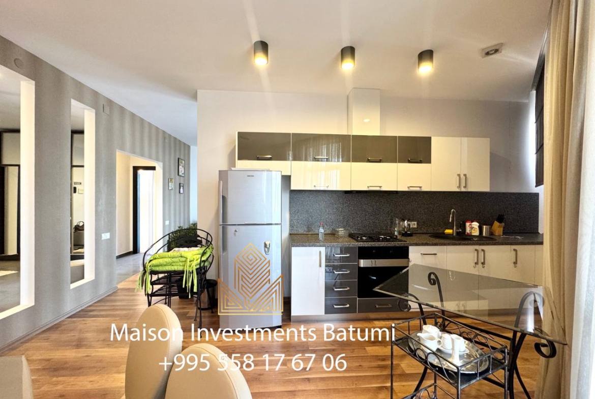 Four room apartment on Rustavelli avenue, Batumi