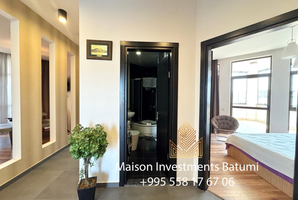 Four room apartment on Rustavelli avenue, Batumi