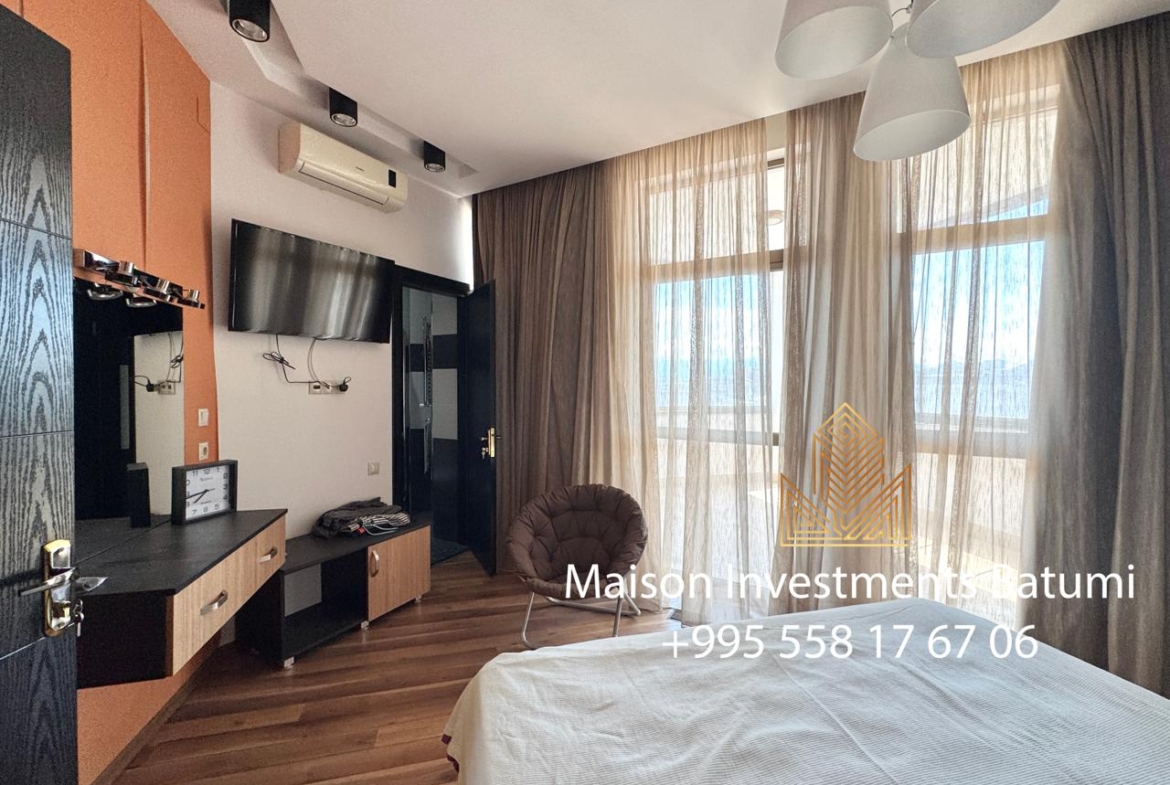 Four room apartment on Rustavelli avenue, Batumi