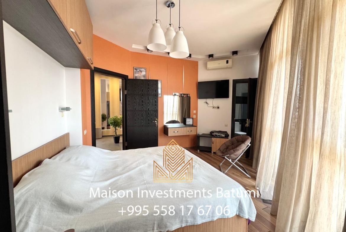 Four room apartment on Rustavelli avenue, Batumi