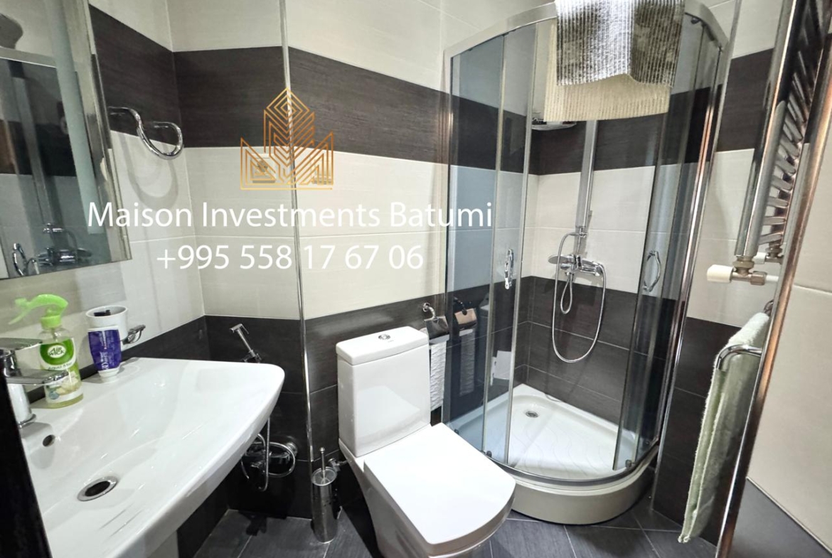 Four room apartment on Rustavelli avenue, Batumi