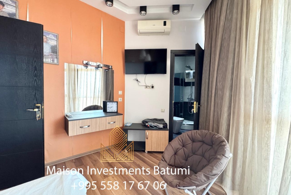 Four room apartment on Rustavelli avenue, Batumi