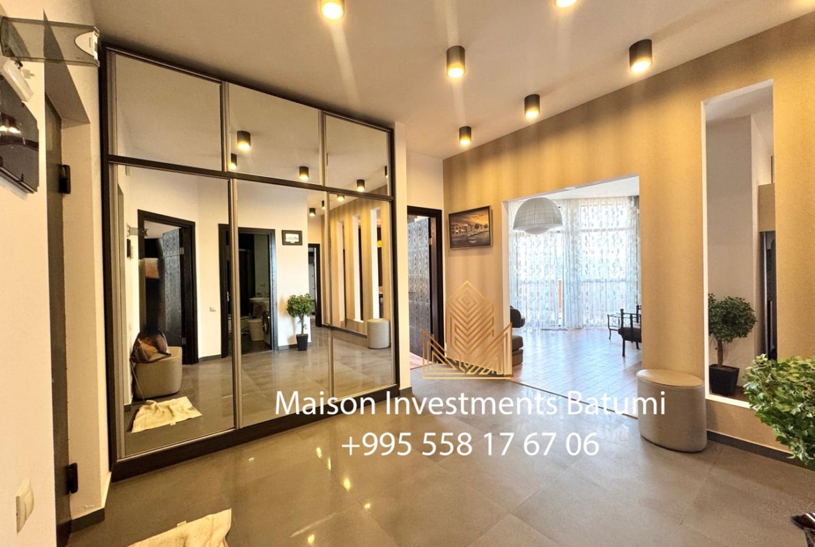 Four room apartment on Rustavelli avenue, Batumi
