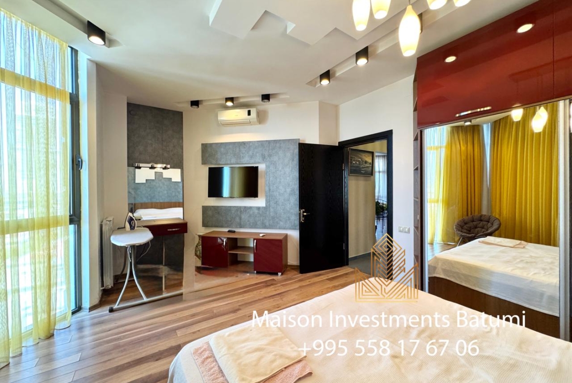 Four room apartment on Rustavelli avenue, Batumi