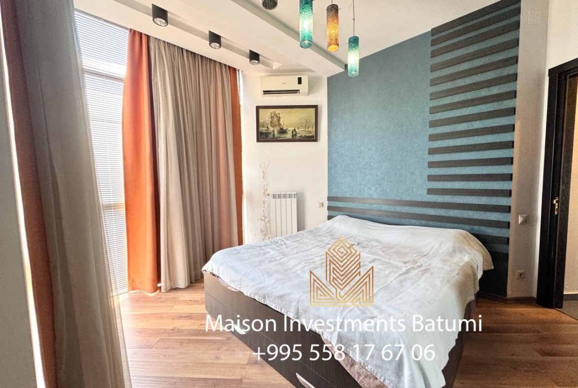 Four room apartment on Rustavelli avenue, Batumi