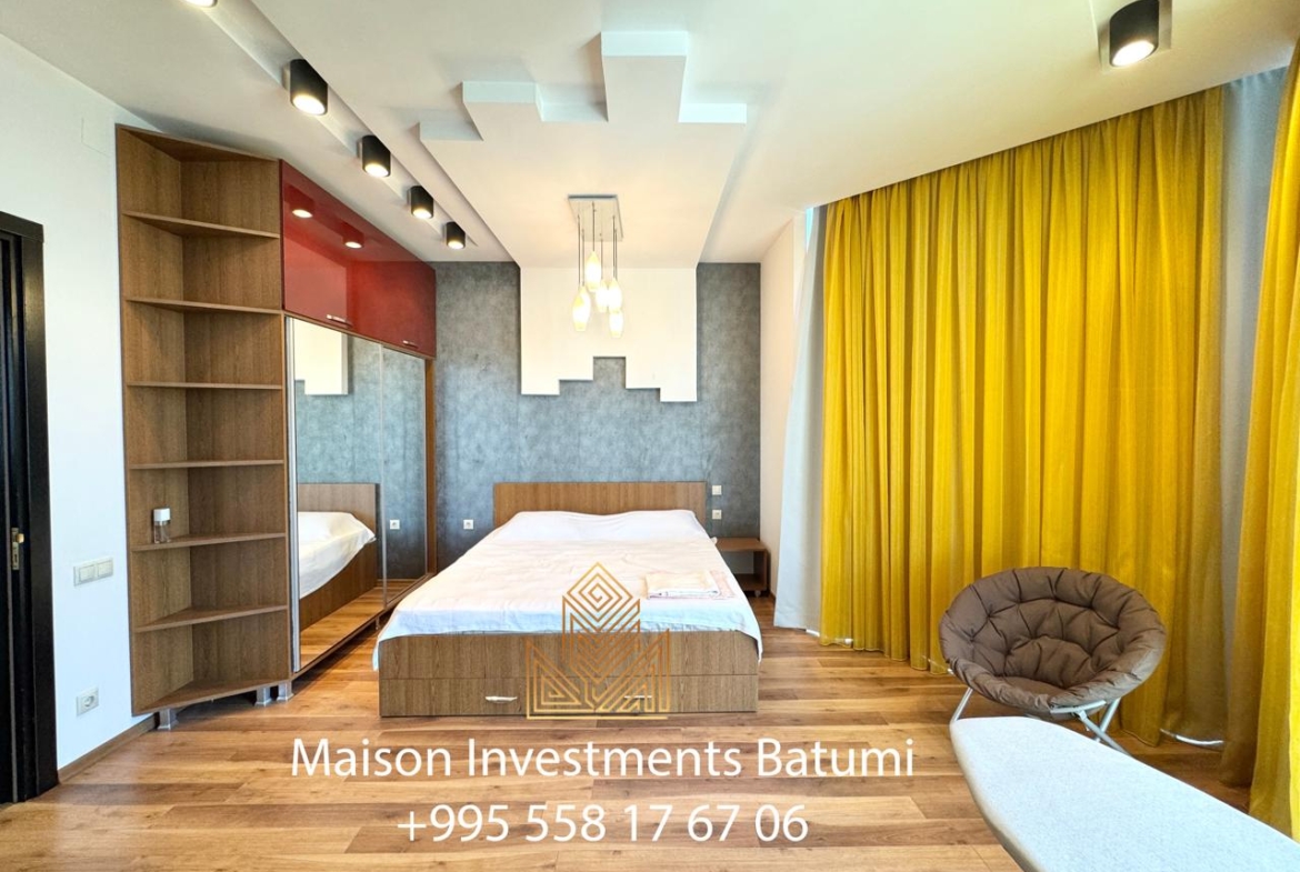 Four room apartment on Rustavelli avenue, Batumi
