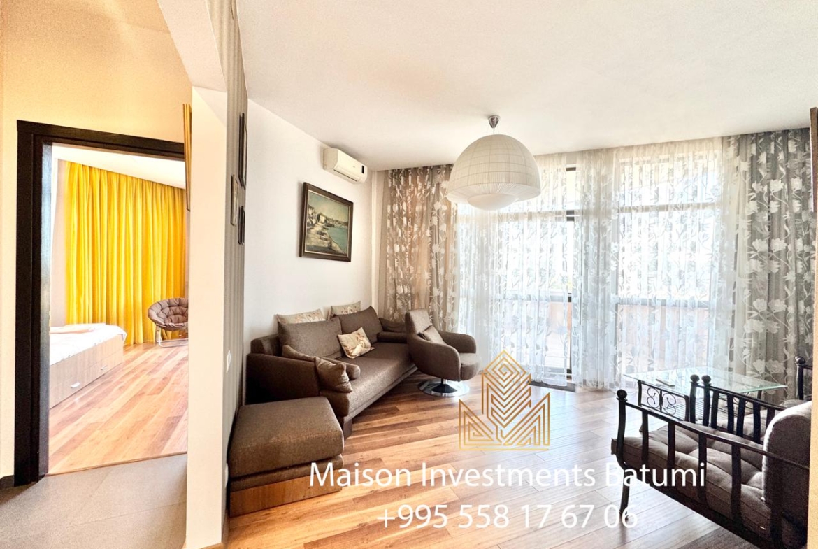 Four room apartment on Rustavelli avenue, Batumi