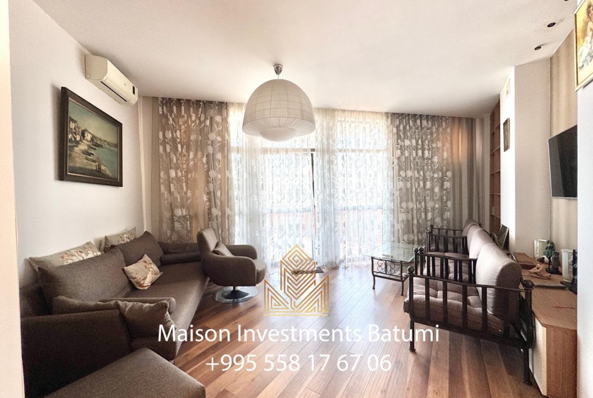 Four room apartment on Rustavelli avenue, Batumi