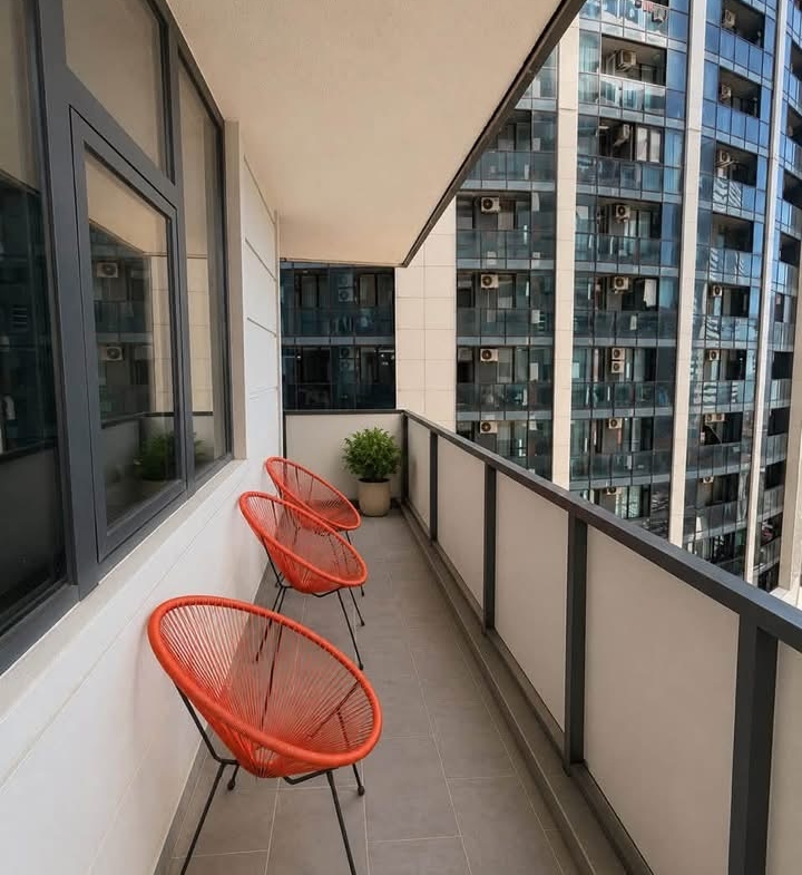 Three room apartment in Intourist Residence