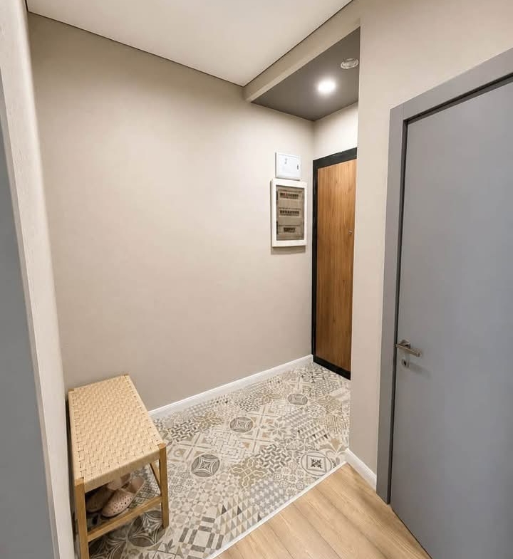 Three room apartment in Intourist Residence