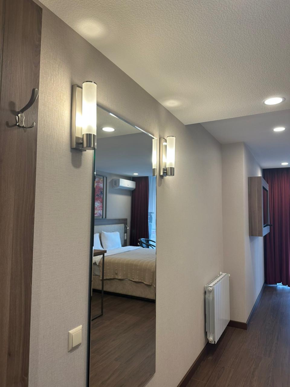 bb6f43ad-408f-496a-92bb-594408a14bc3 Studio for sale in Sunset, Elt Building