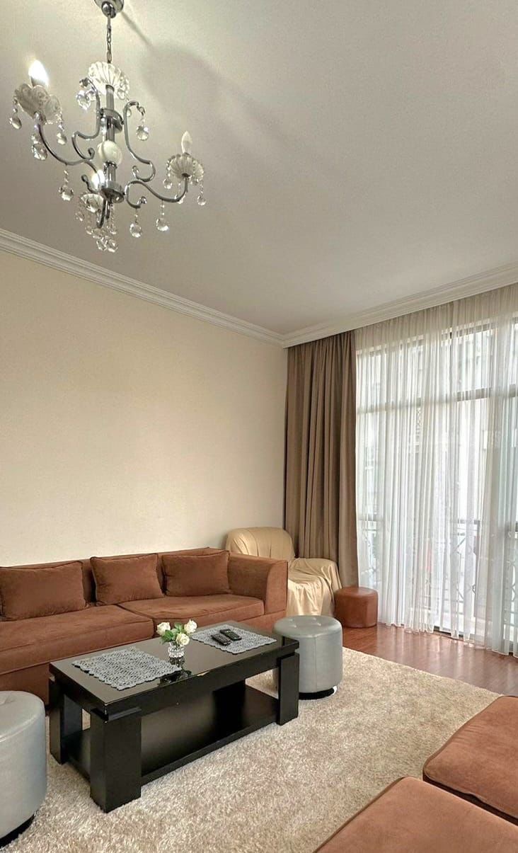 cfc85a75-c139-4b49-9cd4-e9532aafa120 Three room apartment on Rustaveli avenue, old Batumi