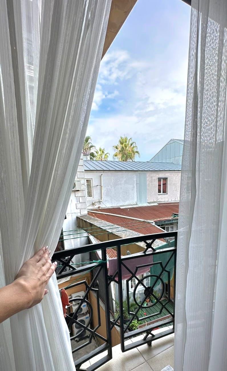 eb634aa5-9ce5-419b-a395-8d65d79063bd Three room apartment on Rustaveli avenue, old Batumi