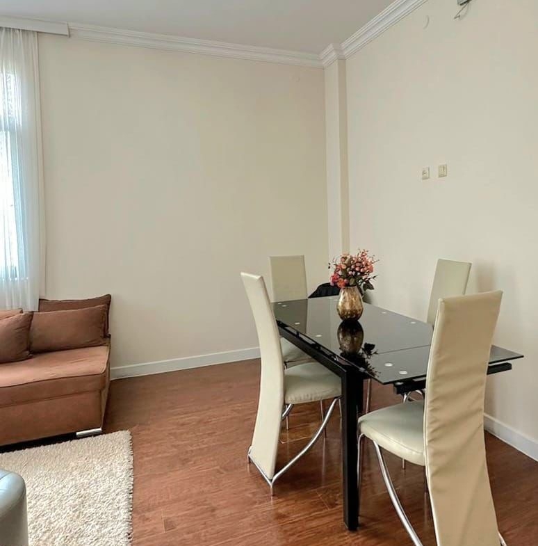 Three room apartment on Rustaveli avenue, old Batumi