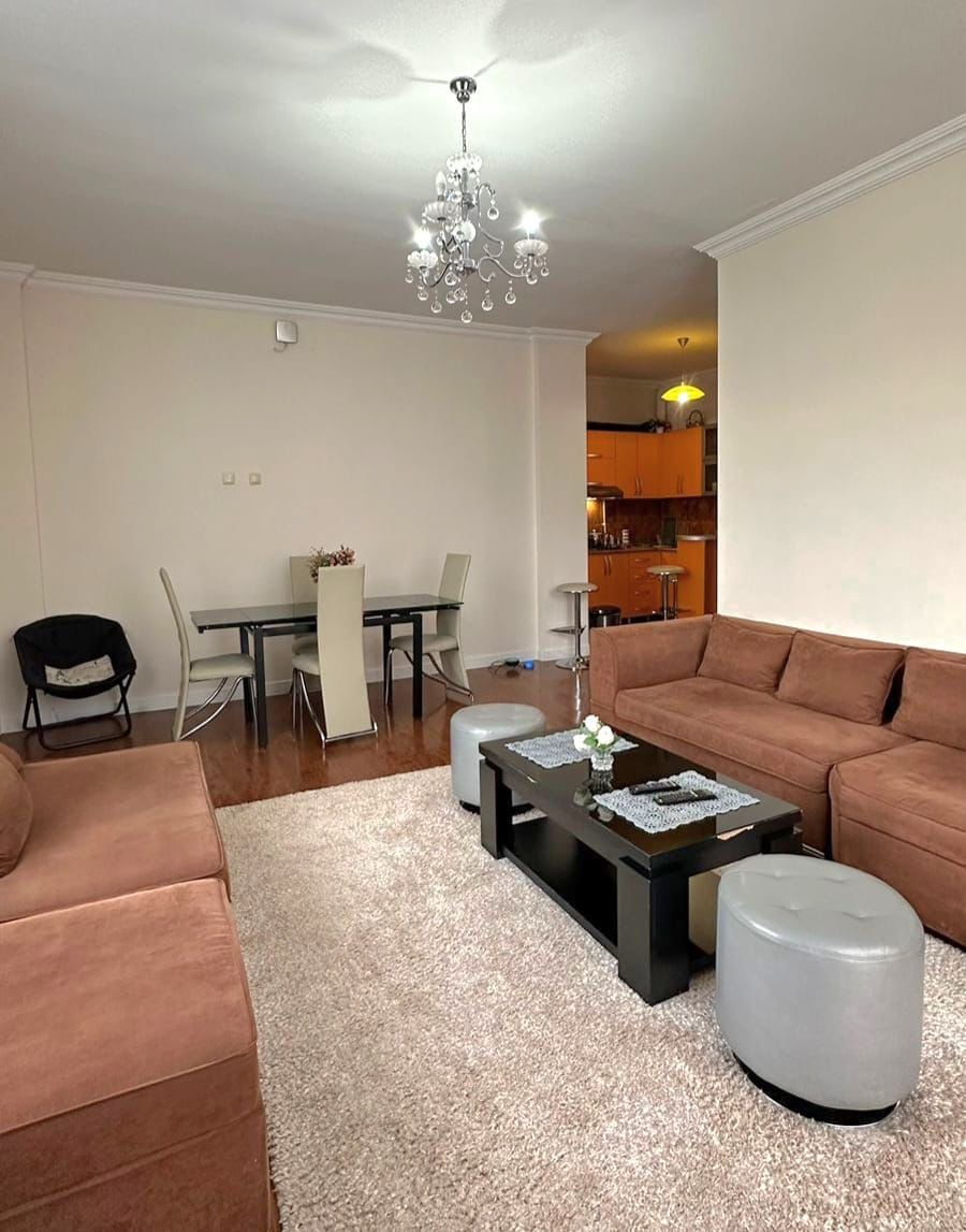 ef980563-a669-4f3a-83fb-b316bf9f792e Three room apartment on Rustaveli avenue, old Batumi