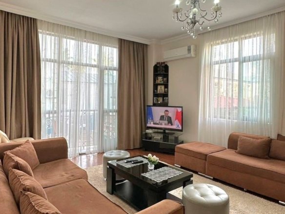 Three room apartment on Rustaveli avenue, old Batumi