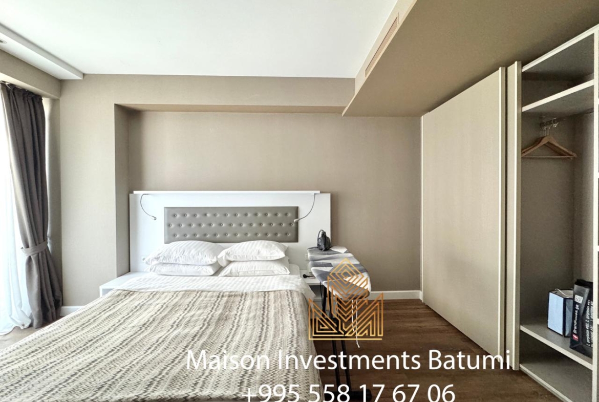 Two room apartment in Alliance Palace Marriott
