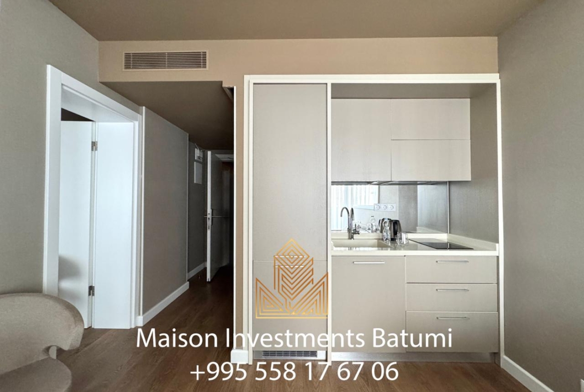 Two room apartment in Alliance Palace Marriott