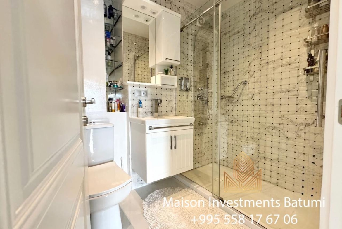 Three room apartment on Rustaveli avenue