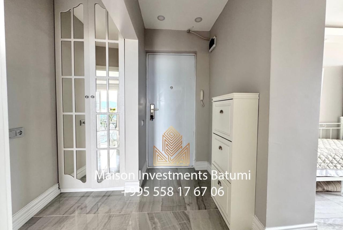Three room apartment on Rustaveli avenue