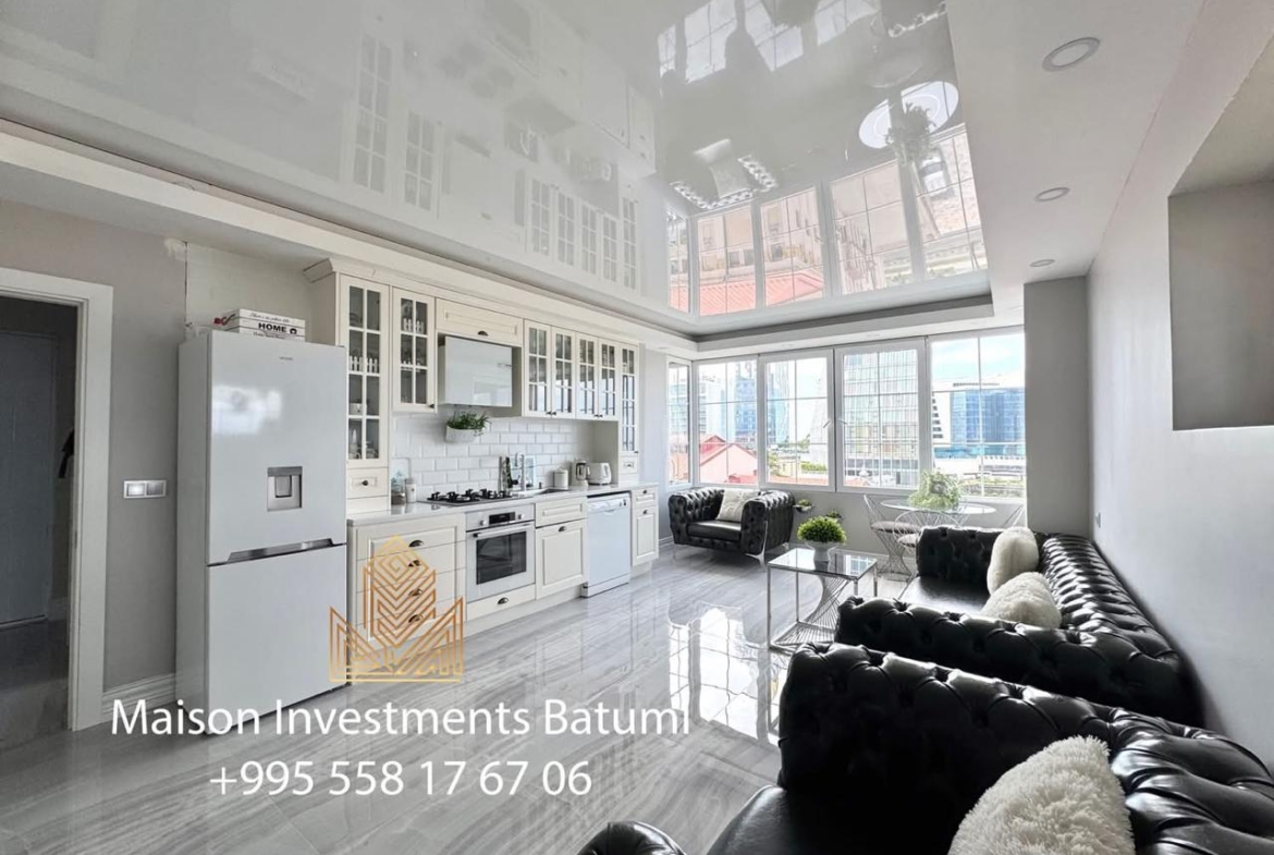 Three room apartment on Rustaveli avenue