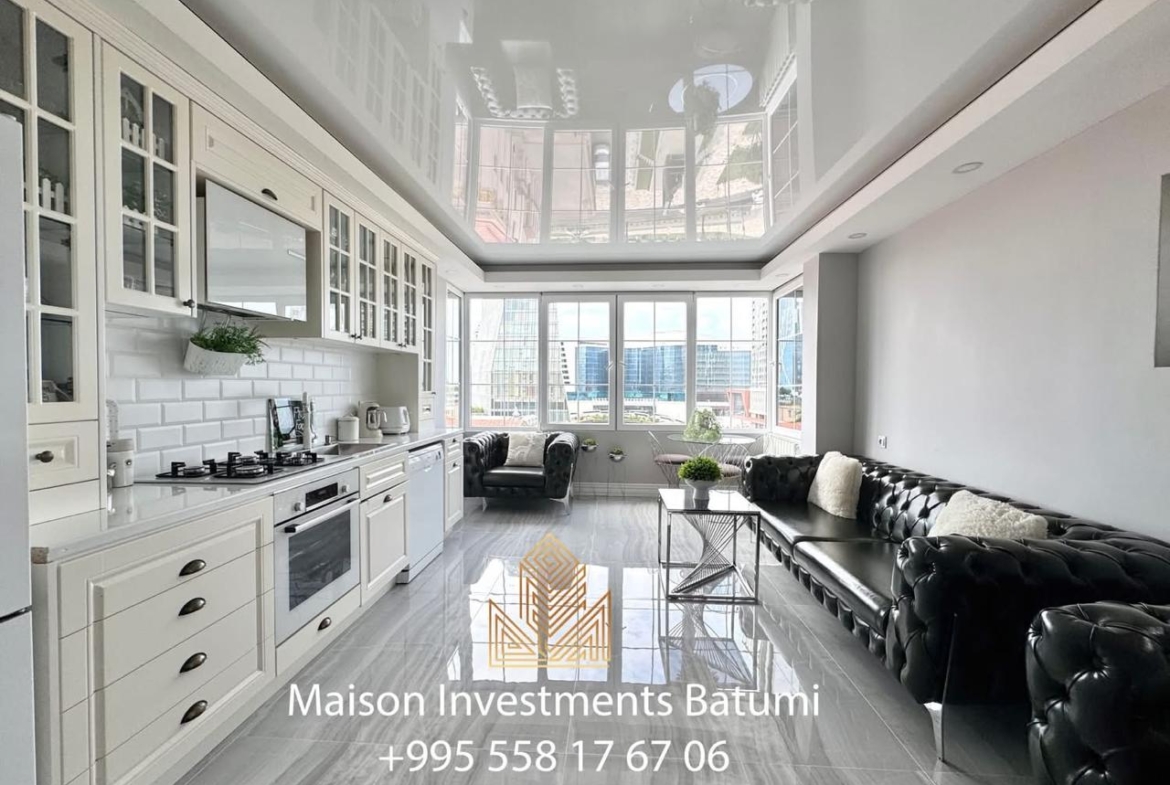 Three room apartment on Rustaveli avenue