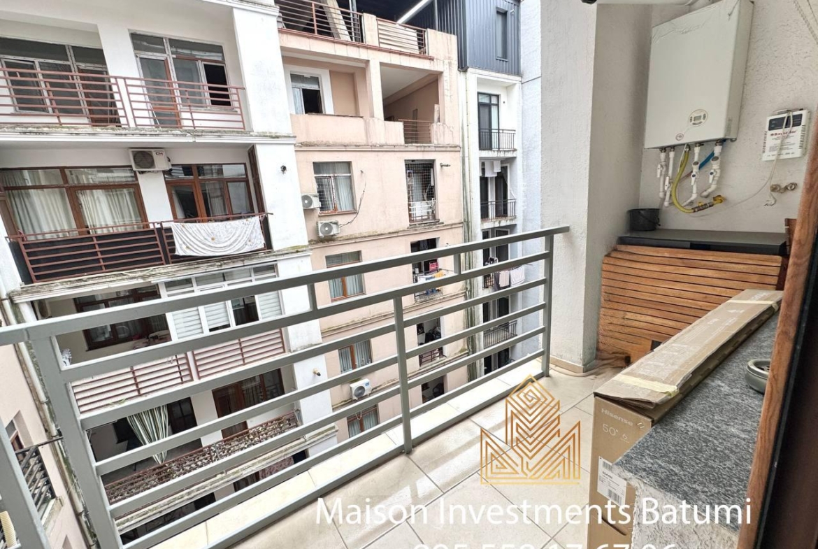 Studio for sale in Old Batumi, 6 May Park