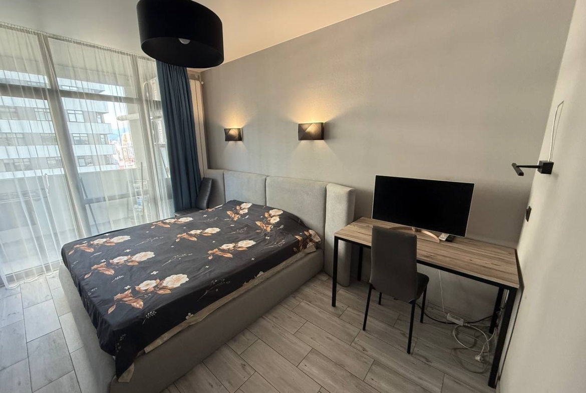 Three room apartment in Black Sea Tower