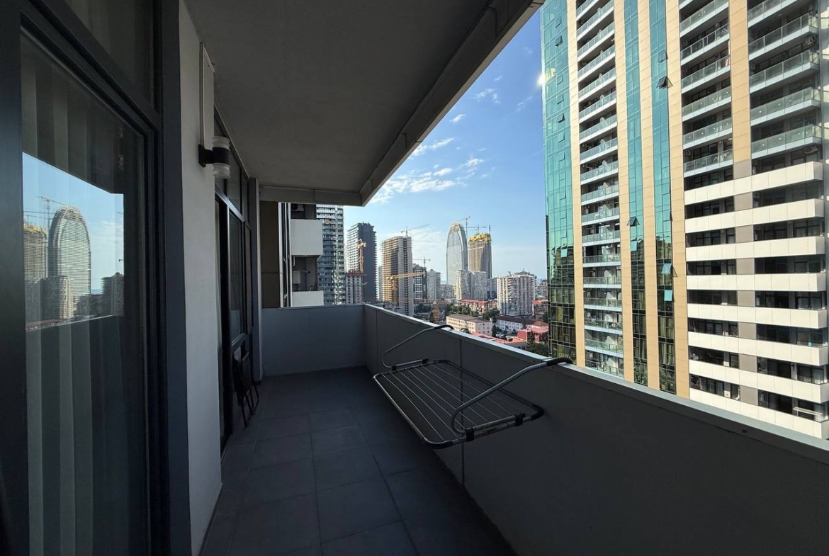 Three room apartment in Black Sea Tower