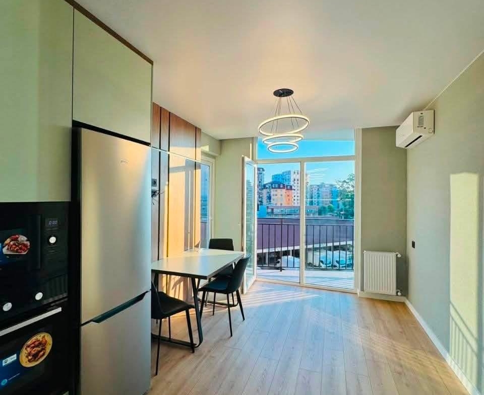Three room apartment in Mtz residence