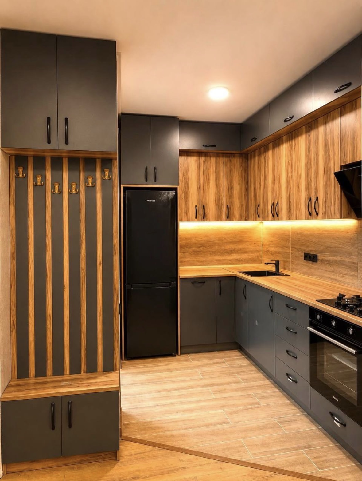Screenshot Four room apartment in old Batumi